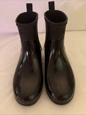 Hunter Women's Short Gloss Rain Boots - Black